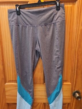 Gray Activewear Leggings with Teal and Light Blue Panels
